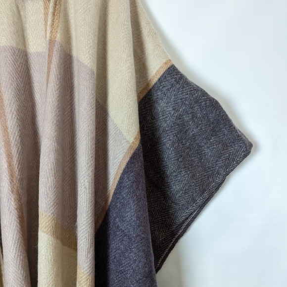 Woolrich Poncho Wrap Sweater Woven Fringe Viscose - Picture 8 of 12